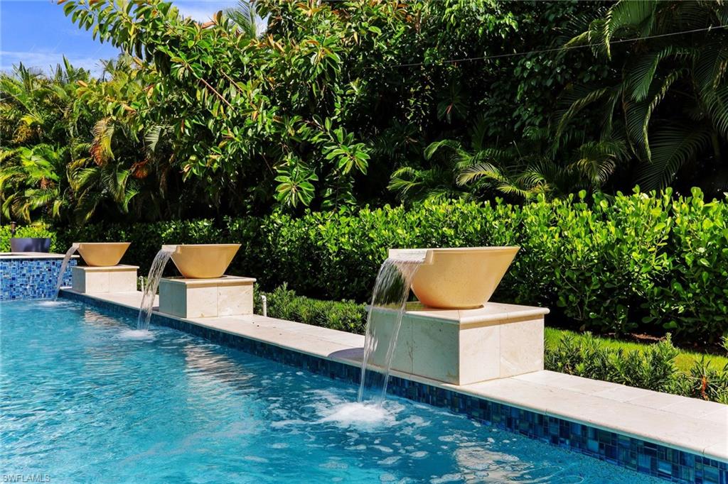 MOORINGS - Residential