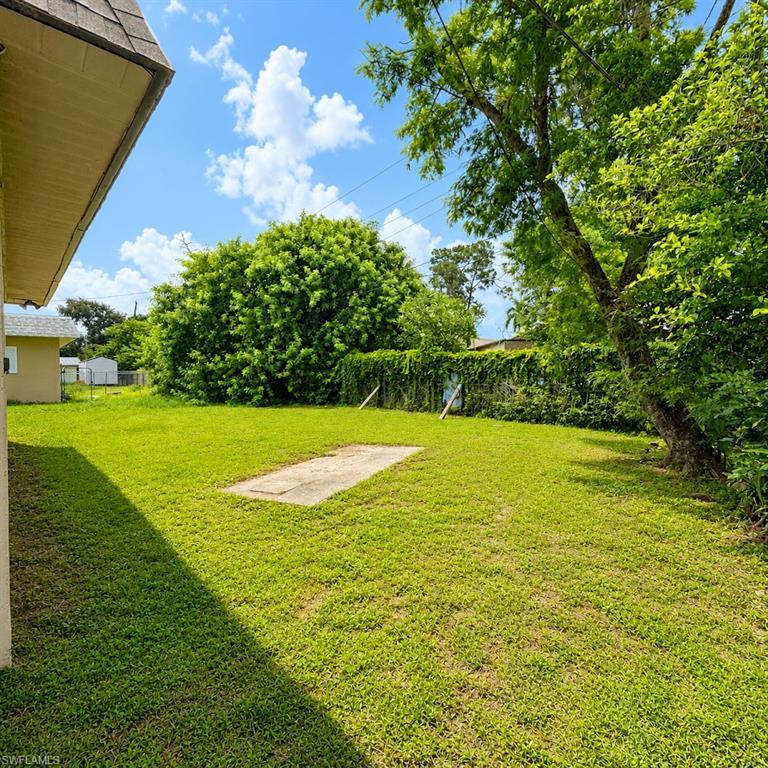 PINE MANOR - Residential Lease