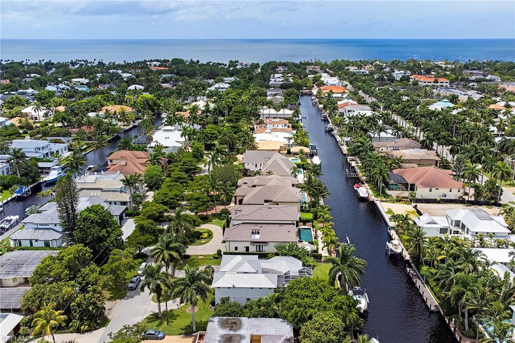 AQUALANE SHORES - Residential