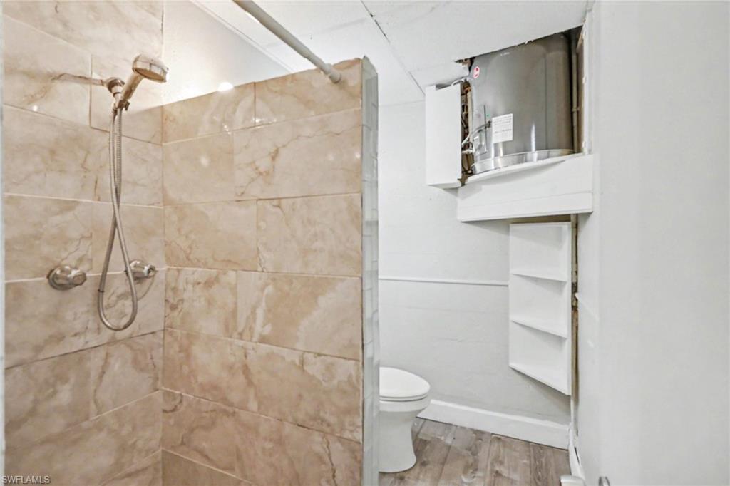 CARVER PARK - Residential Lease
