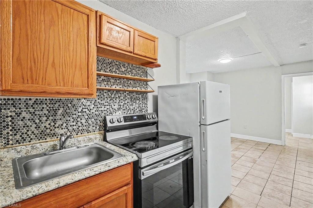 CARVER PARK - Residential Lease