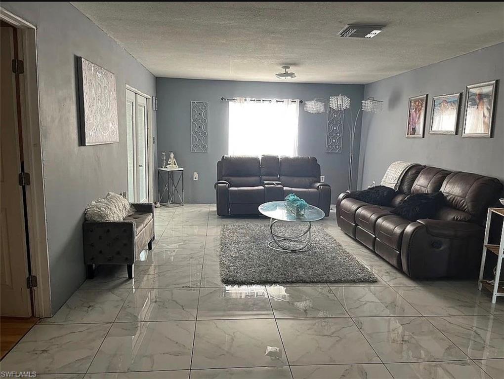 MONTURA - Residential
