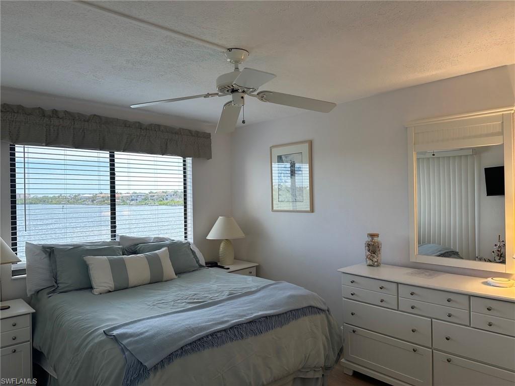 LITTLE HICKORY BAY - Residential Lease