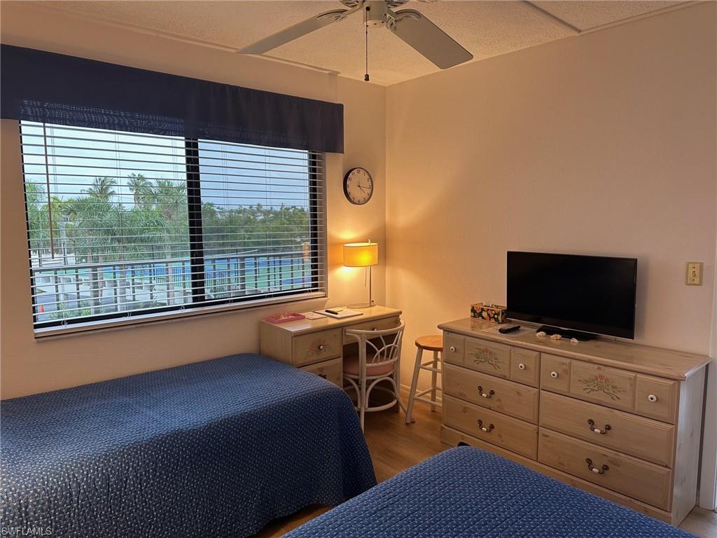 LITTLE HICKORY BAY - Residential Lease