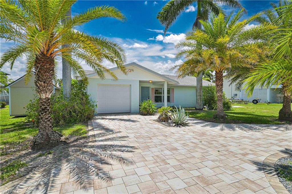 KNIGHTS BOKEELIA ISLE - Residential