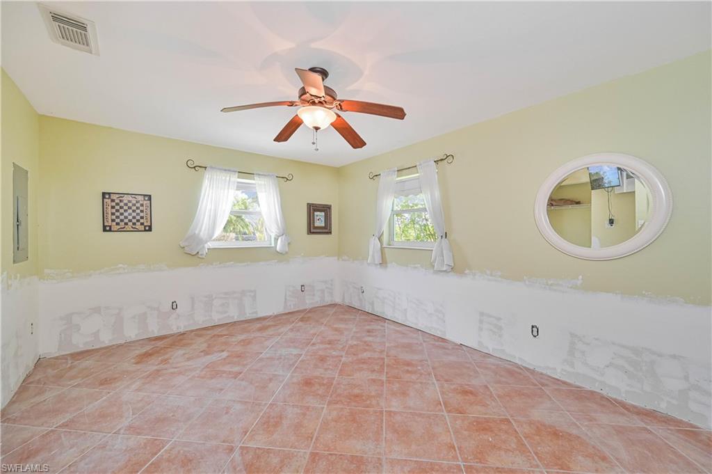 KNIGHTS BOKEELIA ISLE - Residential