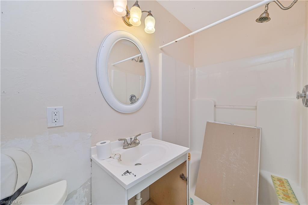 KNIGHTS BOKEELIA ISLE - Residential