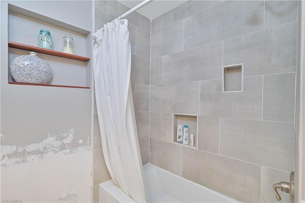 KNIGHTS BOKEELIA ISLE - Residential