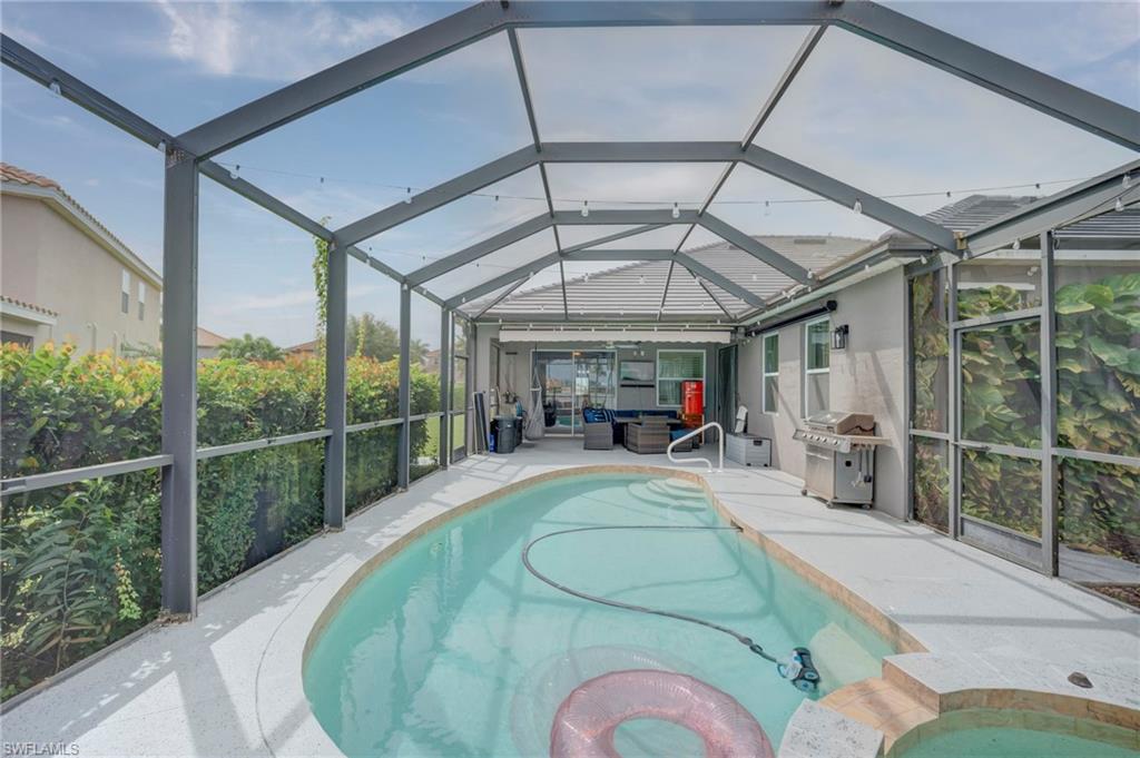 PROMENADE WEST - Residential