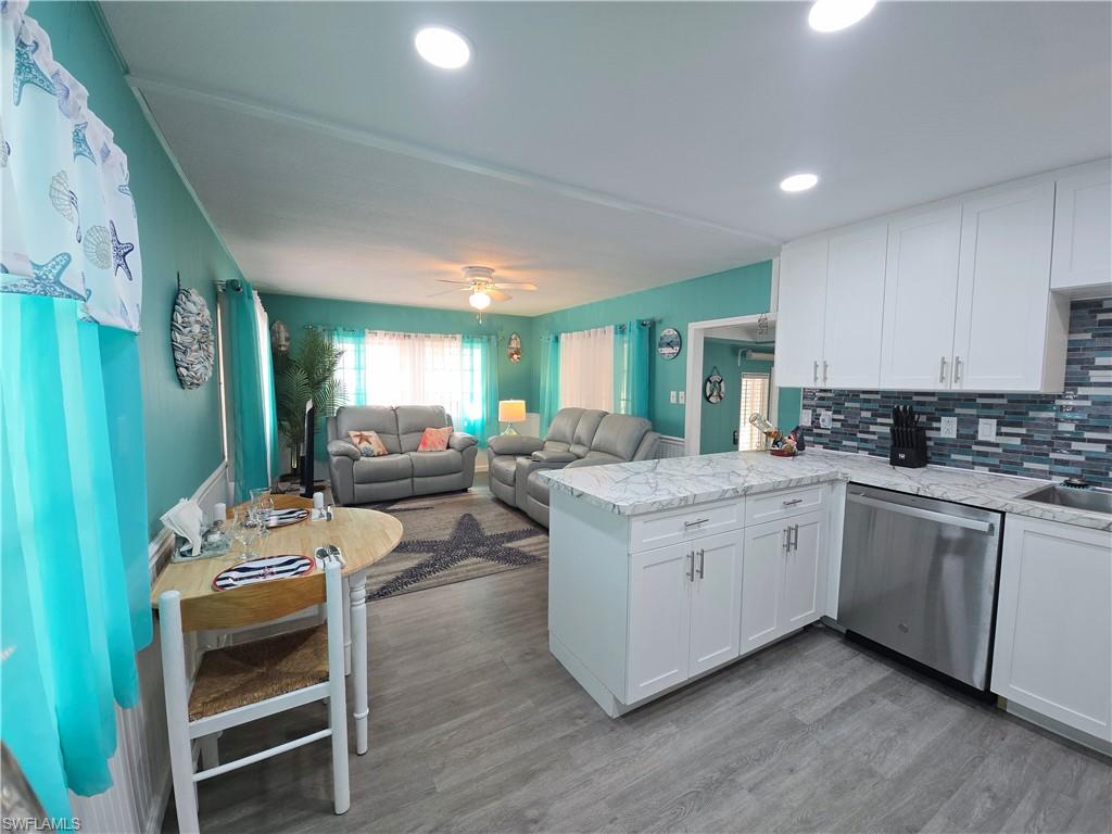 MOORHEAD MANOR - Residential