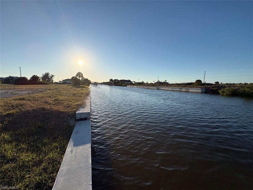 CAPE CORAL - Land