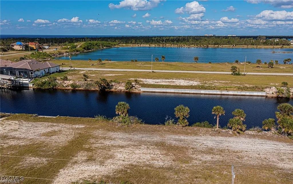 CAPE CORAL - Land