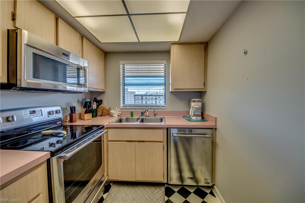 ESTERO COVE CONDO - Residential