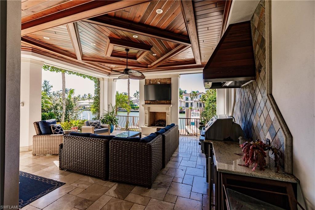 AQUALANE SHORES - Residential