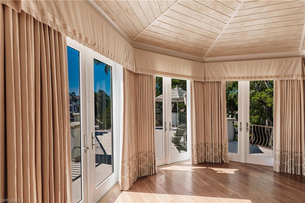 AQUALANE SHORES - Residential