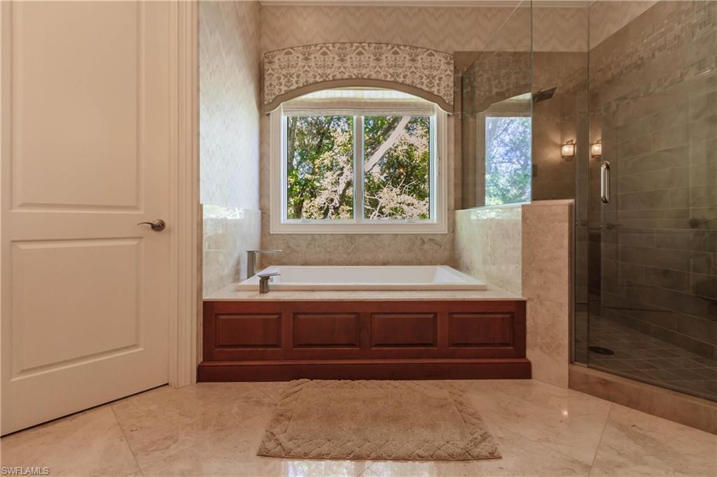 AQUALANE SHORES - Residential
