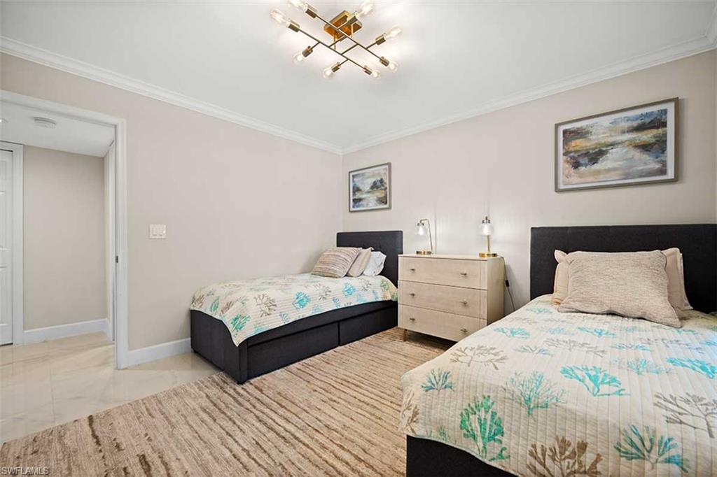 CHATEAU VANDERBILT - Residential Lease