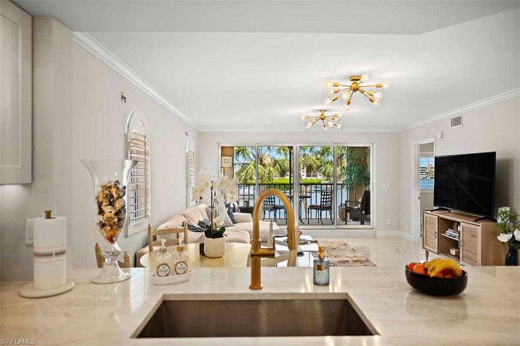 CHATEAU VANDERBILT - Residential Lease