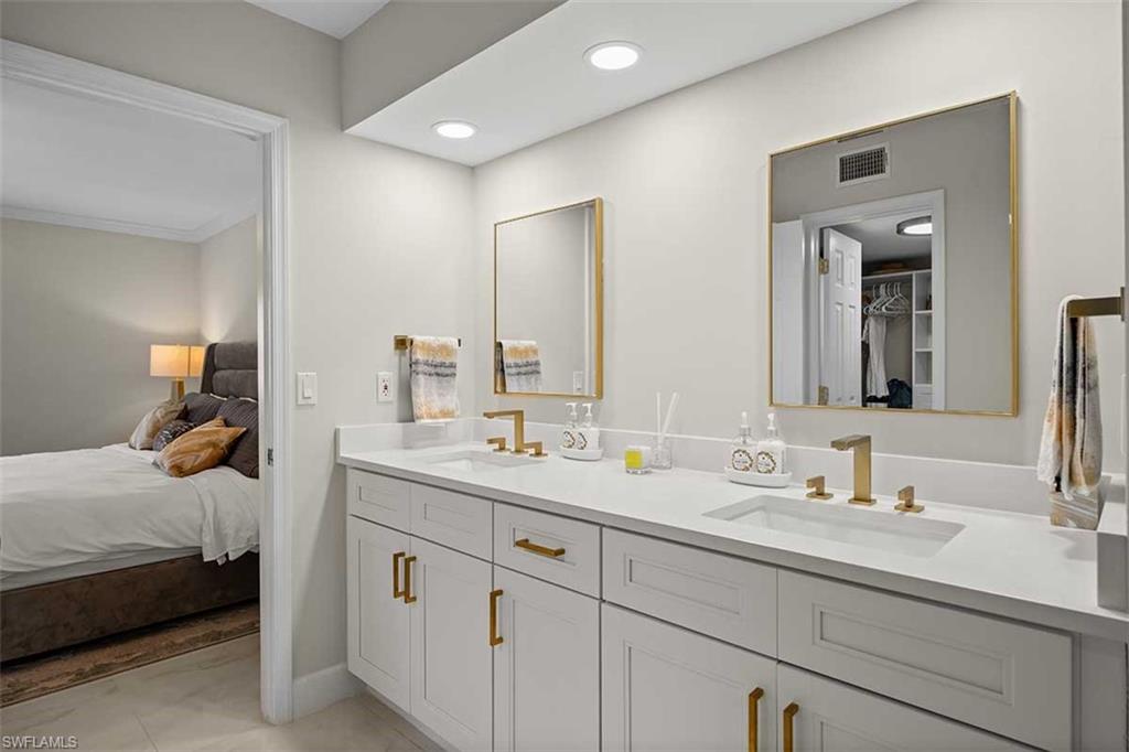 CHATEAU VANDERBILT - Residential Lease