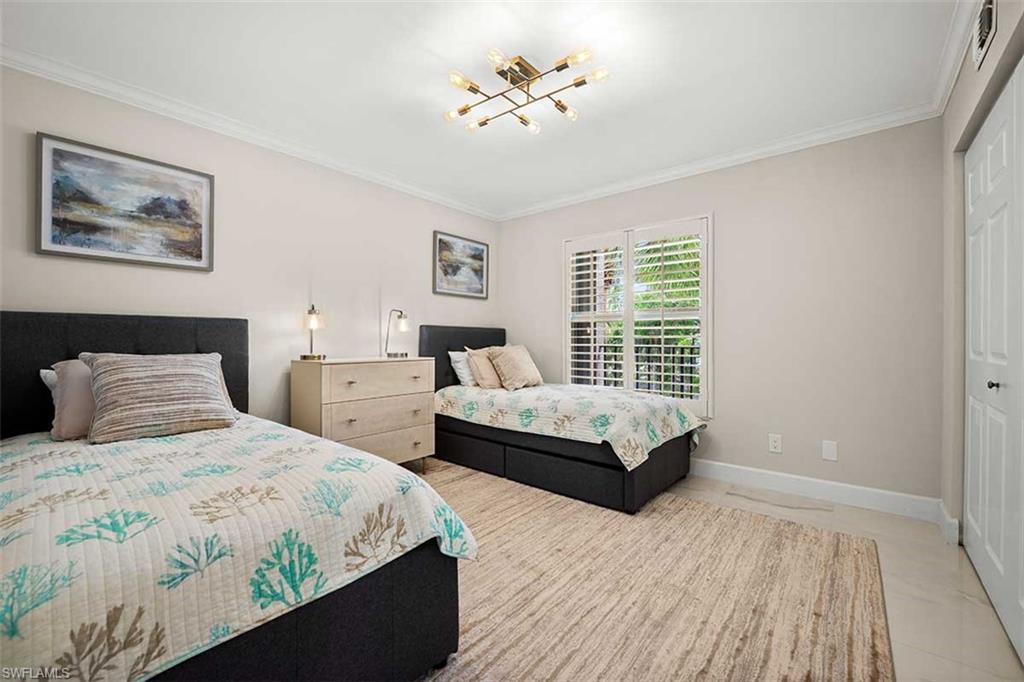 CHATEAU VANDERBILT - Residential Lease