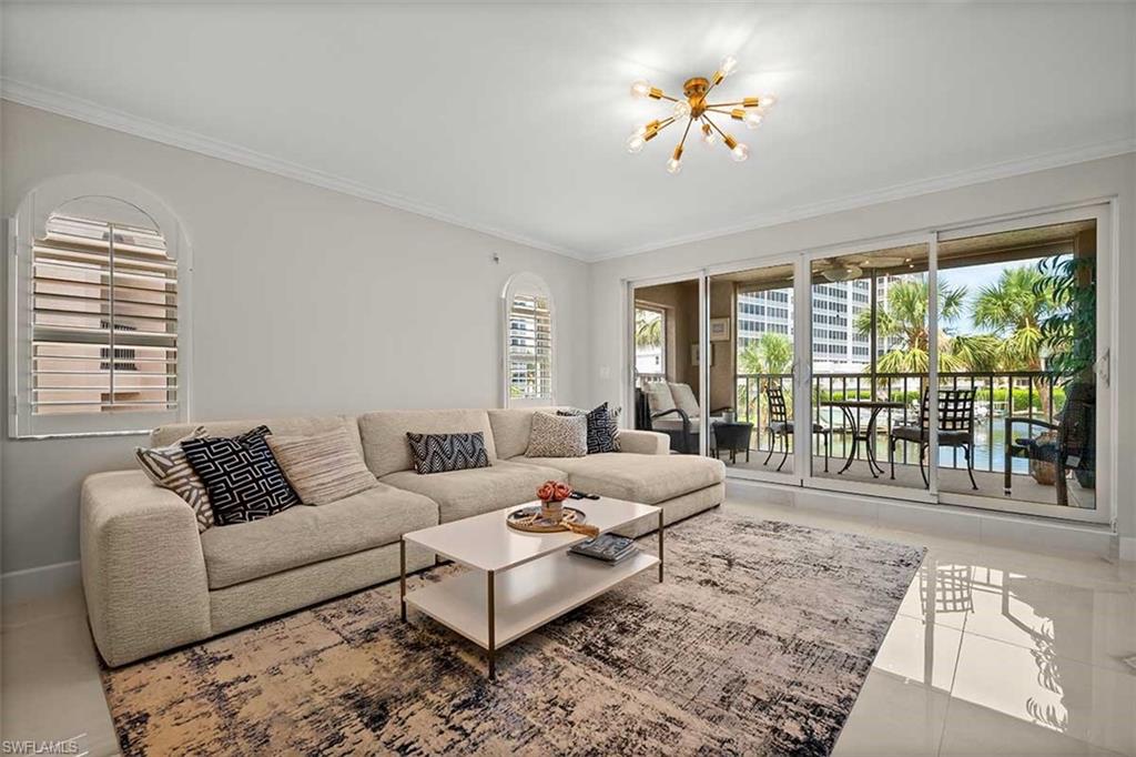 CHATEAU VANDERBILT - Residential Lease