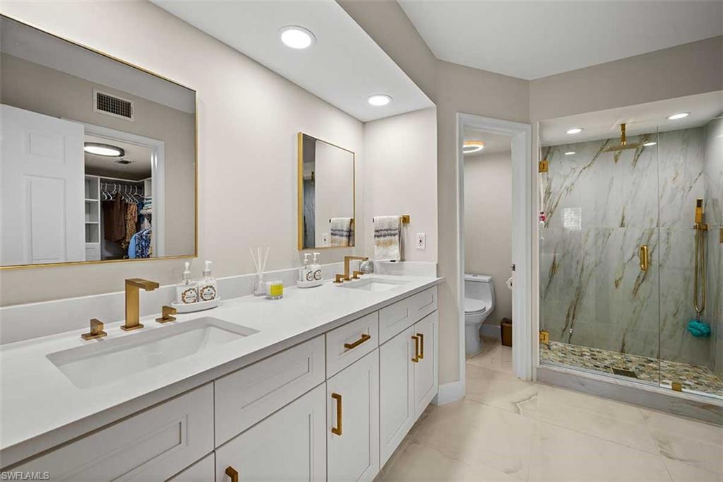 CHATEAU VANDERBILT - Residential Lease