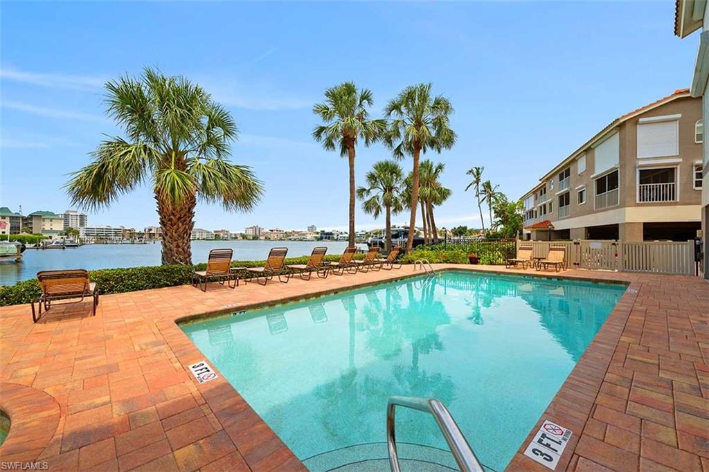 CHATEAU VANDERBILT - Residential Lease