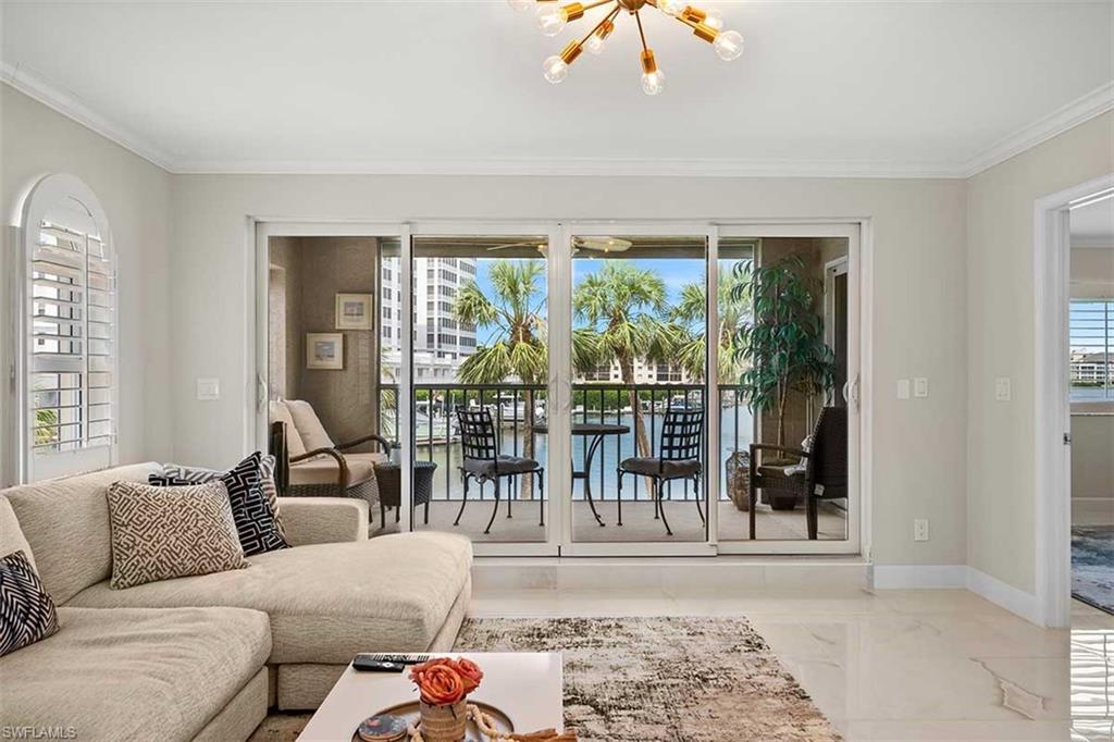 CHATEAU VANDERBILT - Residential Lease