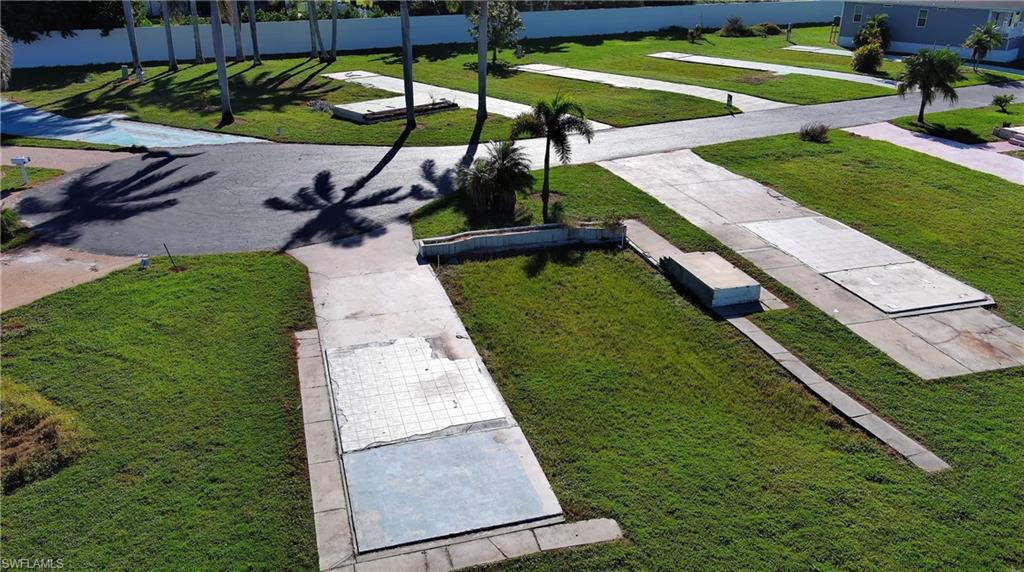 PLANTATION ESTATES MOBILE HOME - Land