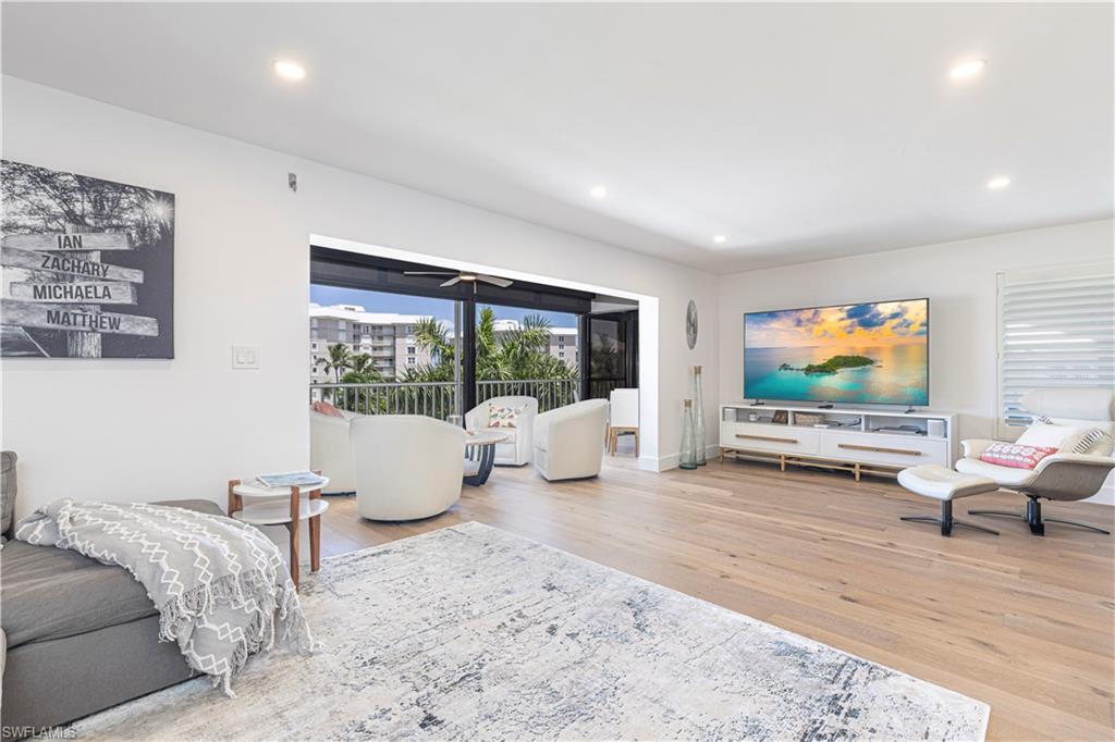 WINDSOR COURT - Residential
