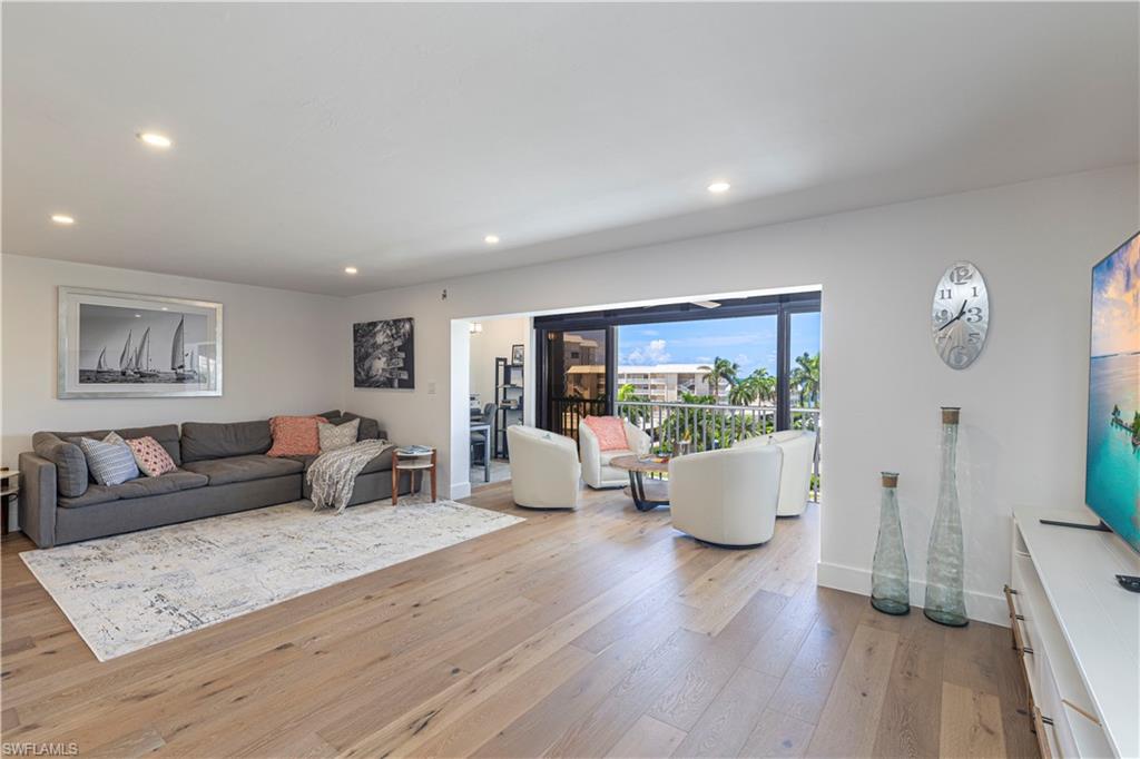 WINDSOR COURT - Residential
