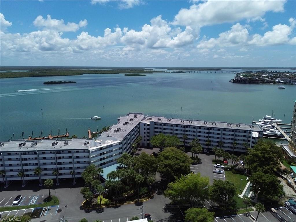 RIVERSIDE CLUB - Residential