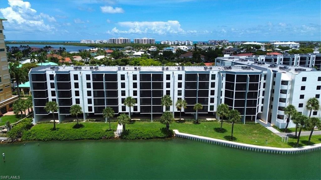 RIVERSIDE CLUB - Residential