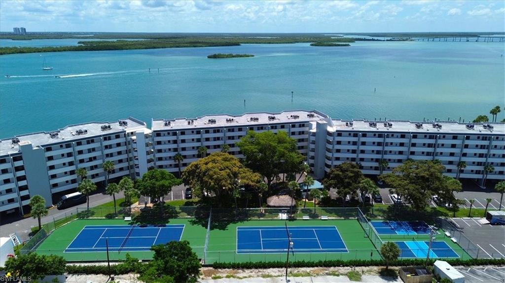 RIVERSIDE CLUB - Residential