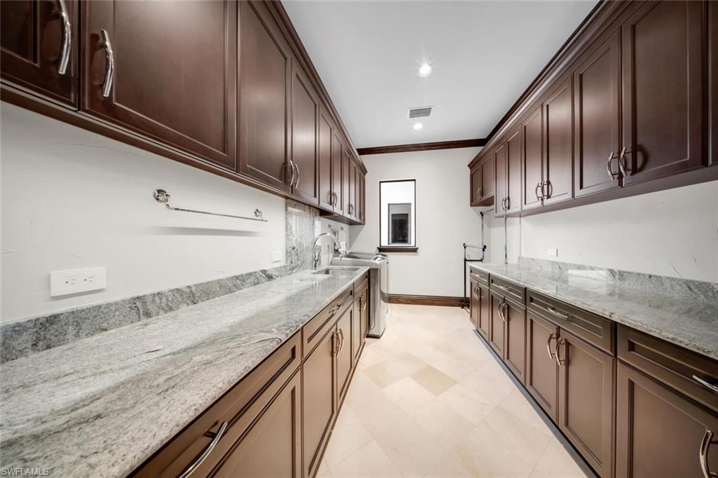 THORNHILL - Residential