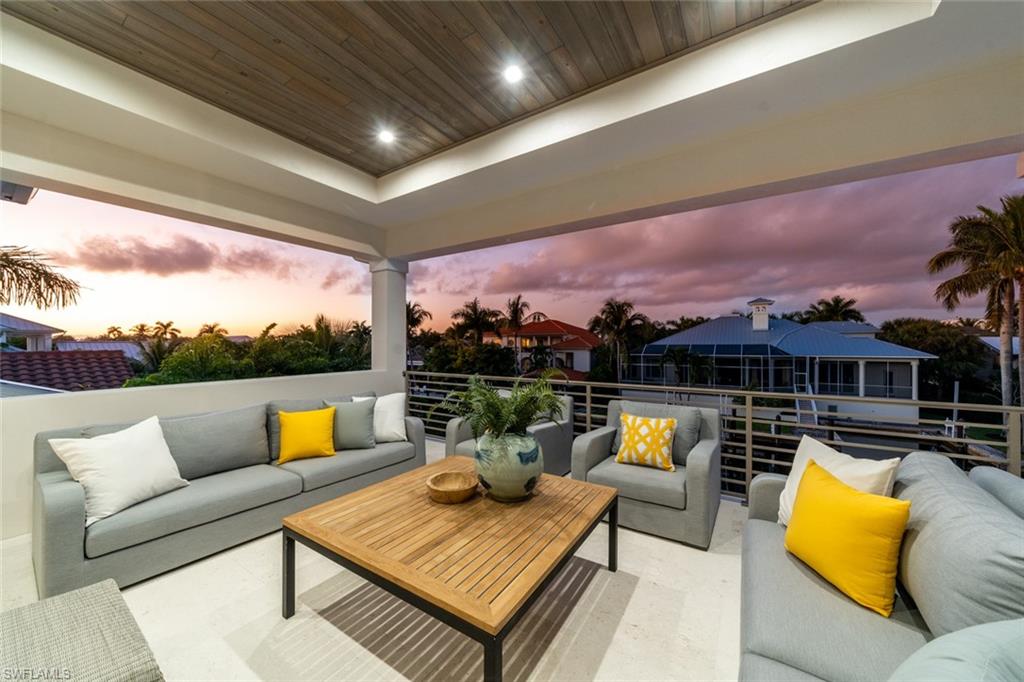 AQUALANE SHORES - Residential