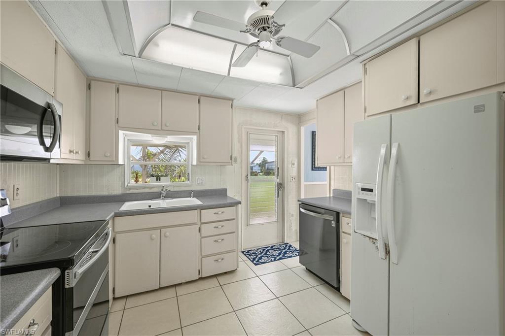 RIVIERA COLONY - Residential