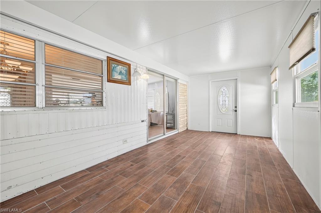 RIVIERA COLONY - Residential