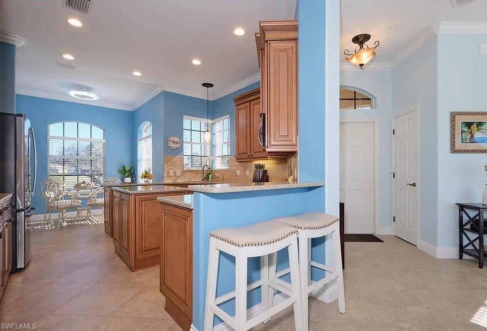 LEXINGTON COUNTRY CLUB - Residential Lease