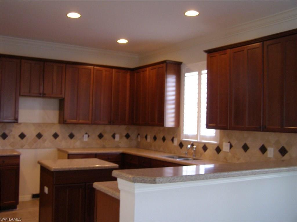 MAGNOLIA LAKES - Residential