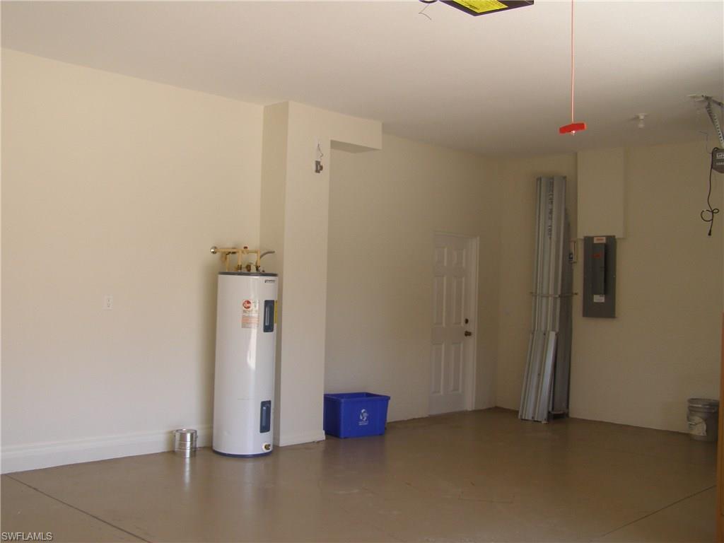 MAGNOLIA LAKES - Residential