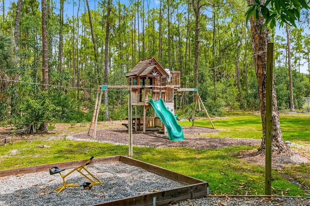 OAKES ESTATES - Residential
