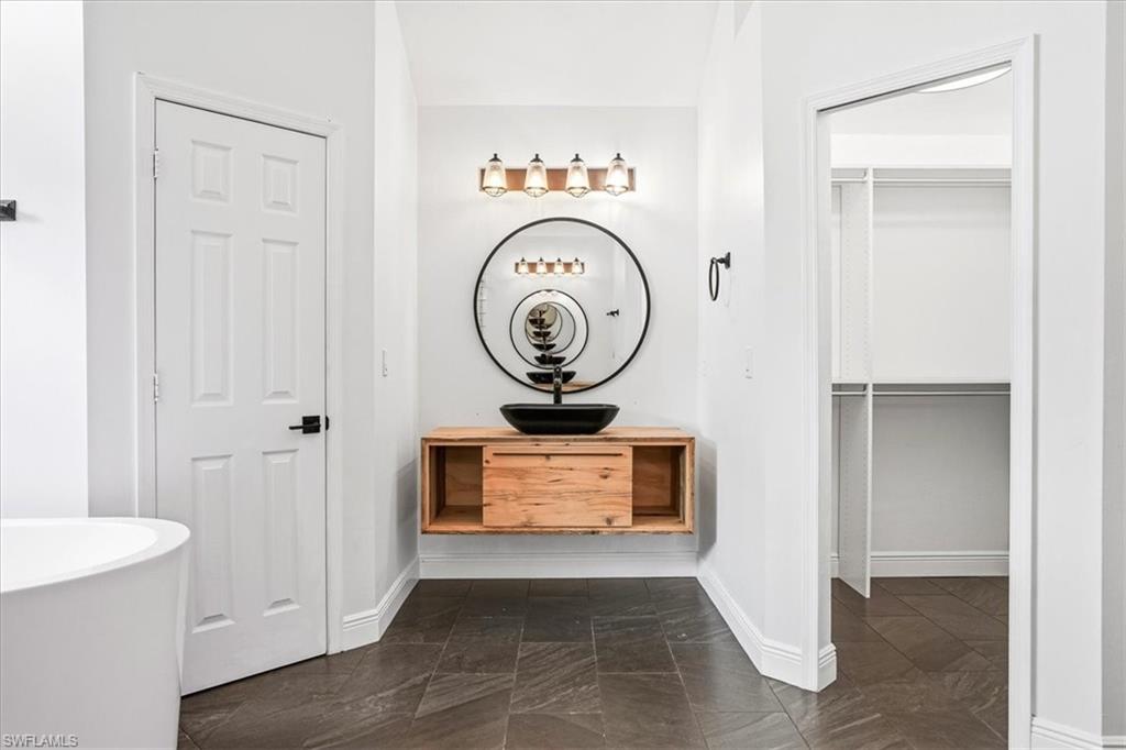 OAKES ESTATES - Residential