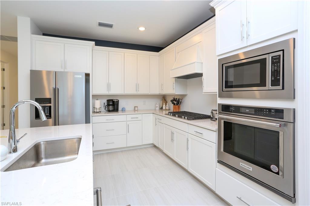 MANATEE COVE - Residential Lease