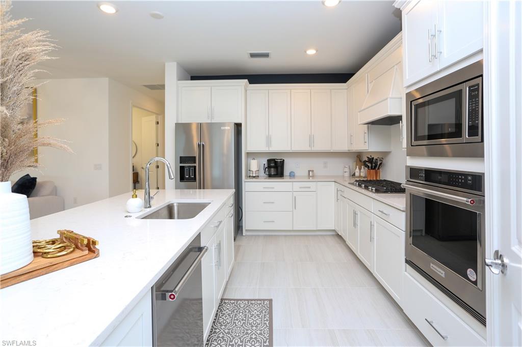 MANATEE COVE - Residential Lease