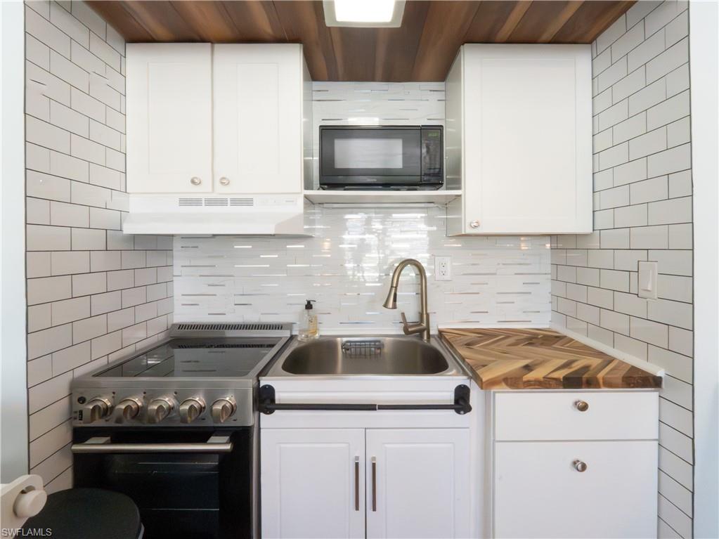 AQUARIUS APTS OF MARCO ISLAND - Residential