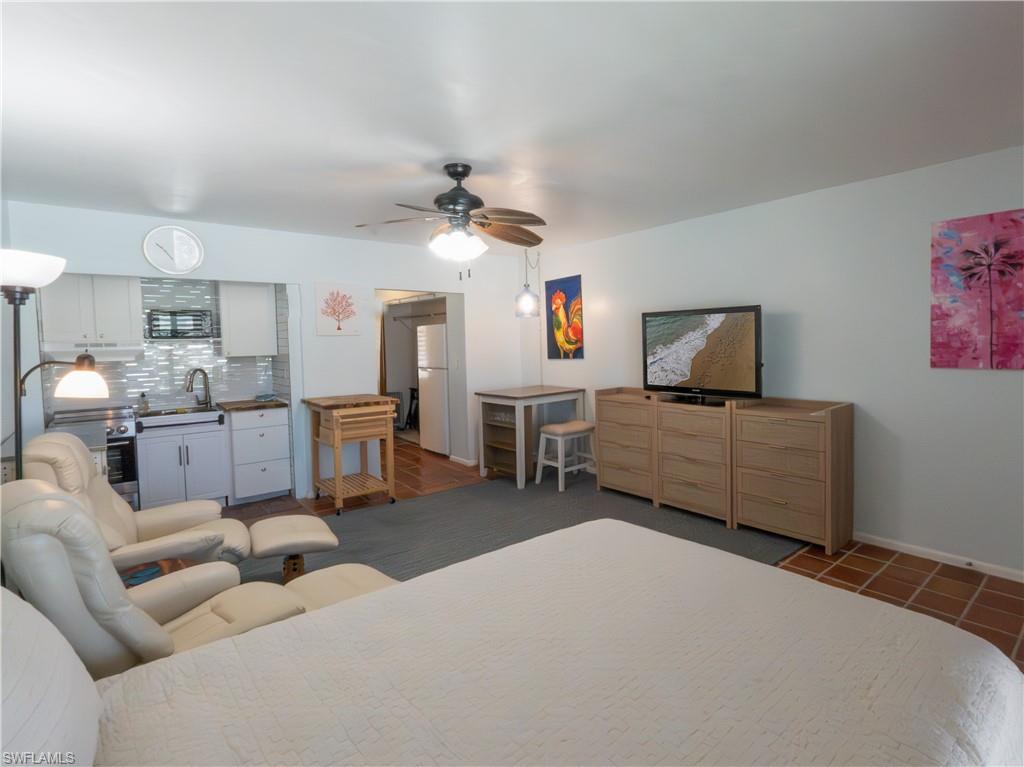 AQUARIUS APTS OF MARCO ISLAND - Residential
