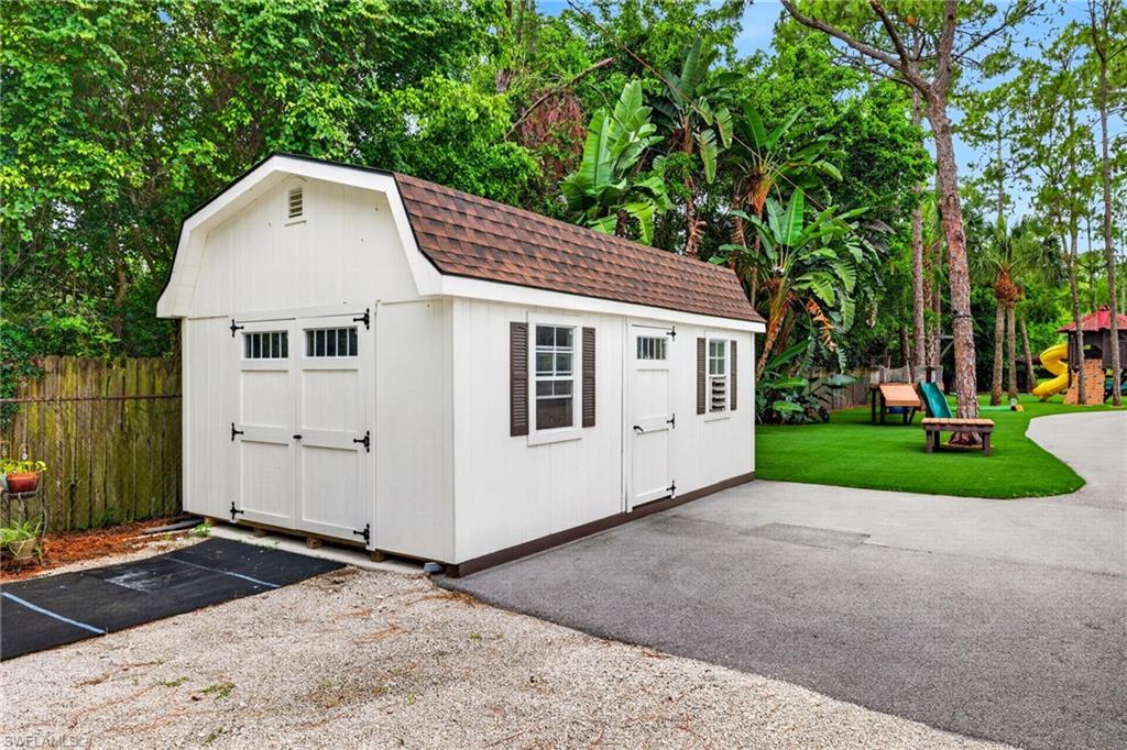 GOLDEN GATE ESTATES - Residential