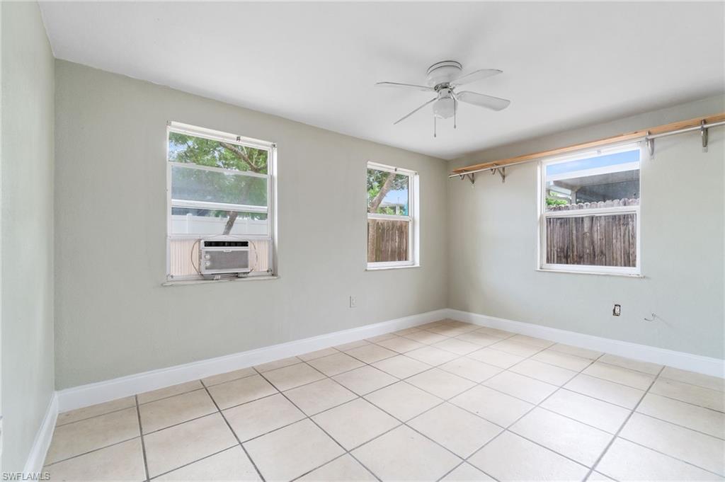 NAPLES PARK - Residential