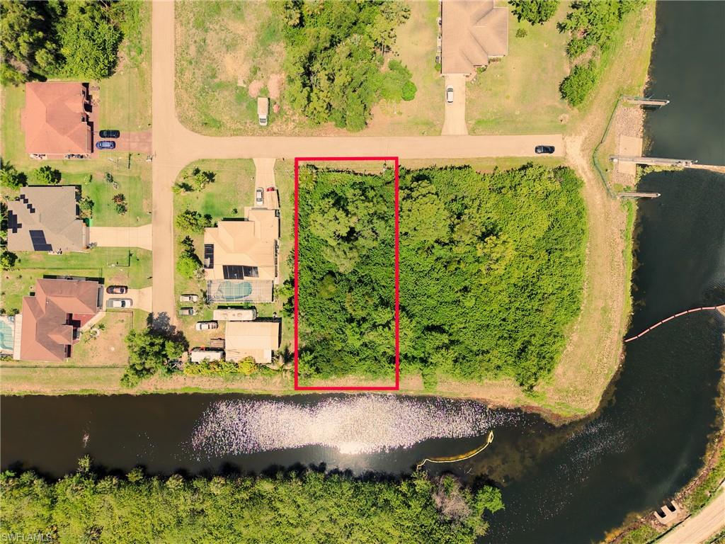 Prime residential lot in Lehigh Acres located less than 1 mile from Lee Blvd, offering quick access to shopping, dining, schools, and major roadways. Excellent opportunity to build your dream single-family home or secure a great investment property in a growing area with strong future potential.